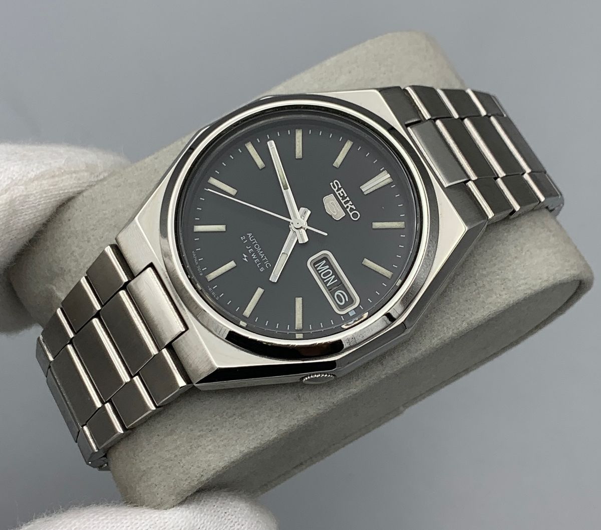 Seiko 5 Automatic: Jam Tangan Legendaris dengan Gaya Klasik dan Mekanisme Andal