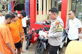 Polres Bangkalan Ringkus Tiga Pelaku Pembobolan Rumah di Modung, Motor Curian Berhasil Diamankan